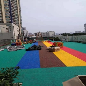 塑胶格地垫悬浮式拼装地板 室外幼教地板 悬浮拼装地板每平方米约30.00元每平米 